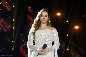 Cei doi au mai fost parteneri de scenă în 2016, la festivalul de la sanremo. Iulia Vantur A Purtat Rochia Andreei Marin La Cerbul De Aur 2018