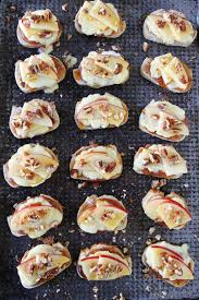 Crostinis De Pomme Brie Fondant Et Miel Recettes Ma Fourchette Healthy Appetizer Recipes Appetizers Easy Food