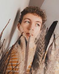 Ryan Potts's Instagram, Twitter & Facebook