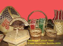 Arti dan filosofi dari corak batik sidomukti ini yaitu harapan untuk memperoleh ketenangan lahir batin. Wisata Belanja Di Kabupaten Karawang Jawa Barat Gps Wisata Indonesia