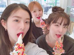 Ice Cream Time (Irene Wendy Seulgi) : r/kpics