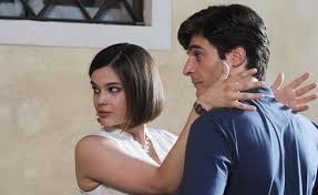 Molto amato e seguito dal grande pubblico, l'attore si è fatto conoscere soprattutto per le serie tv, da che dio ci aiuti a il commissario ricciardi Che Dio Ci Aiuti 3 Cast Protagonisti Personaggi Davidemaggio It