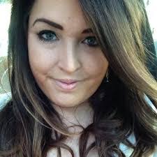 Danielle Munro's Instagram, Twitter & Facebook