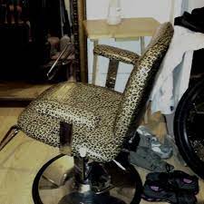 pin by kari preston on i 3 hair salon chairs beauty shop decor beauty salon decor