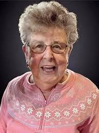 Kelly Hamm's Instagram, Twitter & Facebook