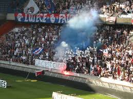 Командам через месяц стартовать в национальном первенстве. Psg Le Mans 47 Virage Auteuil Stephy S In Paris Flickr