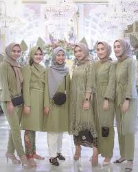 Tutorial hijab pashmina simple pakai anting untuk kondangan. Kebaya Long Dress Modern Hijab Off 60 Medpharmres Com
