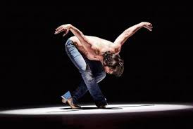 Joaquín cortés, con un espíritu creativo y visionario (características de su signo de agua), en el año 1984 fue invitado como integrante del ballet nacional de españa. Joaquin Cortes En Espana Parece Que Solo Hay Chefs Y Futbolistas