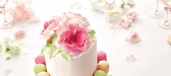 Erstellen sie eine angenehme überraschung an ihrem ziel mit unseren schönen pfingstrosen, ein strauß ganz aus rosa pfingstrosen zusammengesetzt zart durch eukalyptus verstärkt. Exklusive Hochzeitstorten Und Gastgeschenke Zur Hochzeit