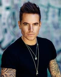 Tom Vaughan's Instagram, Twitter & Facebook