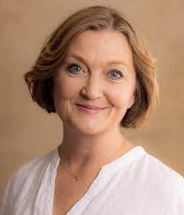 Please would someone explain accommodation to me. I have done so much  research but not found a clear explanation of how it works. If you don't  book in advance, how do you