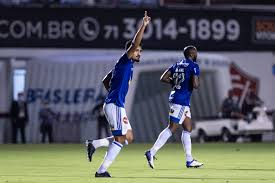 O vitória começou o jogo melhor e abriu o placar aos 21 minutos, em penalidade convertida por samuel, após o também atacante marcinho ser derrubado na área pelo lateral rômulo. Vale Sonhar Cruzeiro Bate O Vitoria Fora De Casa E Pode Terminar A Rodada A Seis Pontos Do G4 Da Serie B Esporte News Mundo