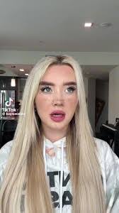 Lacy Warren's Instagram, Twitter & Facebook