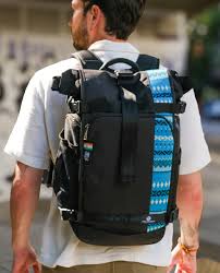 The technique Sandra, Lidia and Alida use for their Mayan Star motif is  called extra-weft weaving. This very time-consuming process is essentially  embroidery