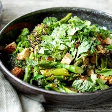 Wok Gemuse Pfanne Mit Gerauchertem Tofu Rezept Elle Republic Rezept Wok Gemuse Tofu Rezepte Gemuse Rezepte Einfach