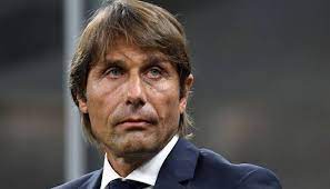 Antonio conte)‏، من مواليد 31 يوليو 1969 في ليتشي في إيطاليا، لاعب كرة قدم إيطالي سابق، ومدرب نادي تشيلسي الأنجليزي سابقاً بدأ مسيرته الكروية مع نادي ليتشي في عام 1985، وشارك. Ø§Ù„ÙƒØ´Ù Ø¹Ù† Ø®Ø³Ø§Ø¦Ø± ØªØ´ÙŠÙ„Ø³ÙŠ Ù…Ù† Ø¥Ù‚Ø§Ù„Ø© ÙƒÙˆÙ†ØªÙŠ