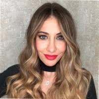 30+ perfiles de «Desiree Serrano»