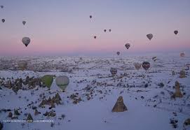 Capadocia es una región histórica de anatolia central, en turquía, que abarca partes de las provincias de kayseri, aksaray, niğde y nevşehir. Passeio De Balao Na Capadocia Tudo O Que Voce Precisa Saber Porta De Embarque