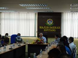 Kewujudan kementerian pelajaran dan inovasi sabah ibarat 'ikan pulang ke lubuk' pertama kali dalam sejarah pembentukan jemaah kabinet negeri sabah, kerajaan pemerintah iaitu parti warisan sabah (warisan), pada 16 mei 2018 lalu telah mewujudkan empat (4) kementerian baharu di sabah. Majlis Dialog Kementerian Pelajaran Dan Inovasi Bersama Ketua Ketua Jabatan Daerah Dan Ketua Ketua Daerah Hari Pertama Kementerian Sains Teknologi Dan Inovasi Sabah