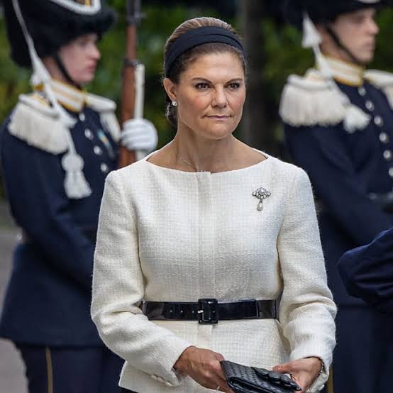 Kronprinzessin Victoria: Schüsse vor dem Königsschloss | Unterhaltung |  BILD.de