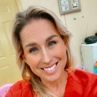 Samantha Avery's Instagram, Twitter & Facebook