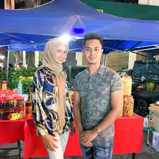 Peliklah… kenapa ustaz ebit lew orang terima, saya kena kec4m alha alfa dikec4m gara2 ini july 2, 2021 editor lmm ii hiburan 0 tindakan jurusolek artis datuk alha alfa berkongsi video dia mengedarkan bantuan kepada orang kelainan upaya (0ku) dan peniaga kecil di tepi jalan mengundang kurang rasa senang netizen di laman sosial. Bakal Isteri Dato Alha Alfa Pilih Busana Dato Rizalman Rai Hari Bahagia Nona