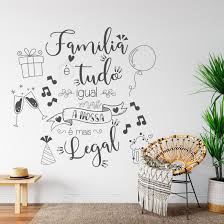 Adesivo De Parede Lettering Toda Familia E Igual Modelo Exclusivo Bemcolar O adesivo pode ser usado em qualquer ambiente, e com muitas possibilidades de desenho, cores e tamanhos. adesivo de parede lettering toda familia e igual