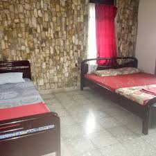 Dengan perkarangan villa yang indah dipenuhi oleh tamanam indah, jelas akan membuat anda semakin. Villa Bebe Solusi Hunian 6 Kamar Tidur Puncak Cipanas Bogor Sewavillapuncak Id
