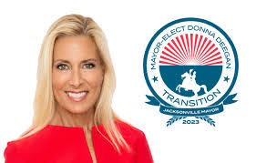 Donna Deegan's Instagram, Twitter & Facebook