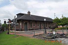 History Of The Nashville Chattanooga St Louis Railway Depot 582 South Royal Street Jackson Tn 38301 Train Depot Chattanooga Railroad Station