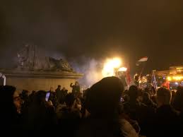 Videókkal, fotókkal, tudósítással követjük az újabb tüntetés eseményeit. Slagvort