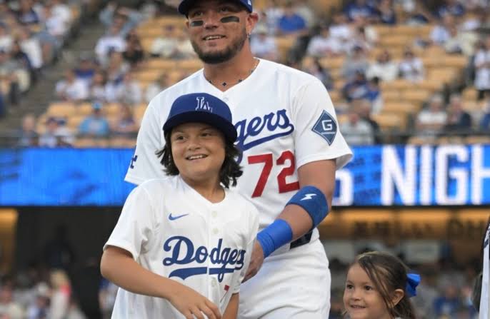 Miguel Rojas working to reunite with family after Venezuela earthquakes