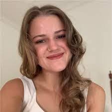 Madeline Malone's Instagram, Twitter & Facebook