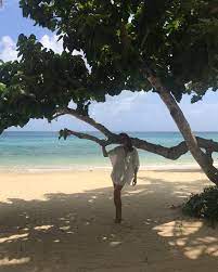 And that means fully committing yourself to your partner and the relationship; Pin By Melissa Odabash On Celebrities Love Melissaodabash Cindy Crawford Instagram Crawford