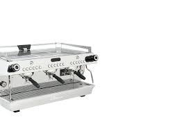 The machine has been modernized since its original release in 2005 and is an elegant companion to any coffee bar. Gb5 X La Marzocco