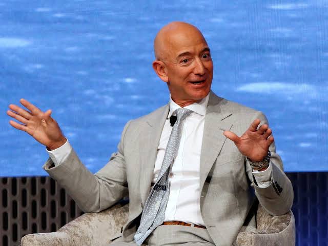 Resultado de imagem para Jeff Bezos"