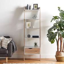 Tara dennis shares her secrets for style at home with the best craft and decorating ideas for classic interiors, colours, and life style. Scandi Style Leiter Bucherregal Regal Oak Bookcase Ladder Bookcase Bookcase