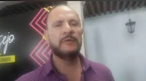 Armando Avalos Luz (@MxParodiando)