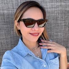 Amy Rom's Instagram, Twitter & Facebook