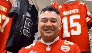 Guam divided between Chiefs, Eagles and … apathy