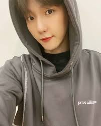 Privé alliance (privé new york) contax tee •regular loose fit •ribbed crew neck . Prive Alliance On Twitter Crossover Hoodie Available Starting May 6th Also Available In White And Black T Shirts