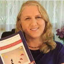 Leslie Layne's Instagram, Twitter & Facebook