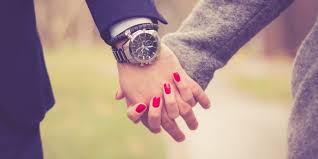 Și ar fi bine ca măcar pe una să o puneți în practică sau să vă inspire la ceva și mai frumos și mai minunat. De Ce Sa Alegi Cadou Un Ceas Gravat Si 10 Idei De Mesaje Gravate