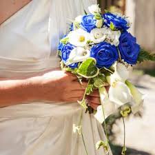 Custom real touch wedding bouquets, silk bouquets, boutonnieres, corsages, centerpieces and ceremony arrangements. Pictures Of Calla Lily Bridal Bouquets Lovetoknow