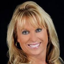 Lynn Woods's Instagram, Twitter & Facebook