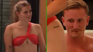 LLDL-Roy is helemaal hoteldebotel van de bips van Esther, die hem goed laat  zien