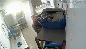 Regionalverband saarbrücken, verbindet städte, gemeinden und menschen. Polizei Sucht Nach Diesem Einbrecher In Saarbrucken