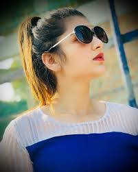 Alisha Jain's Instagram, Twitter & Facebook