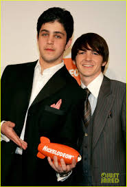 Jontron if he was a missing child actor that isn't josh peck. Josh Peck Reacts After Former Co Star Drake Bell Pleads Guilty To Child Endangerment Charges Photo 4589091 Drake Bell Josh Peck Pictures Just Jared