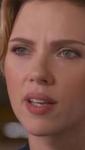 Scarlett Johansson en larmes en découvrant le passé de sa famille ! (VIDEO) 